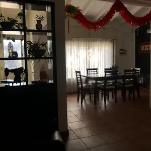 Casa Espaciosa Habitación en casa particular